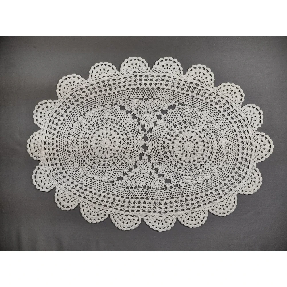 Vtg hand crochet doilie 12.5